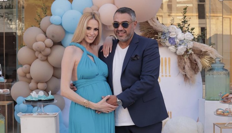 Στέλλα Δημητρίου: Mας έδειξε πρώτη φορά τα νεογέννητα αγοράκια της [εικόνα]