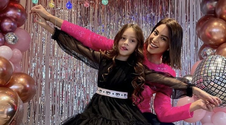 Κωνσταντίνα Ευριπίδου: Πήγε στα χιόνια με την κόρη της [εικόνες]