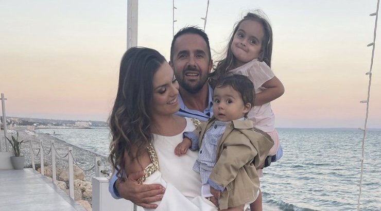 Κρίστη Αγαπίου - Πανίκος Λειβαδιώτης: Πήγαν για μπάνιο με τα παιδιά τους στη Λάρνακα στα τέλη Δεκεμβρίου [εικόνες]