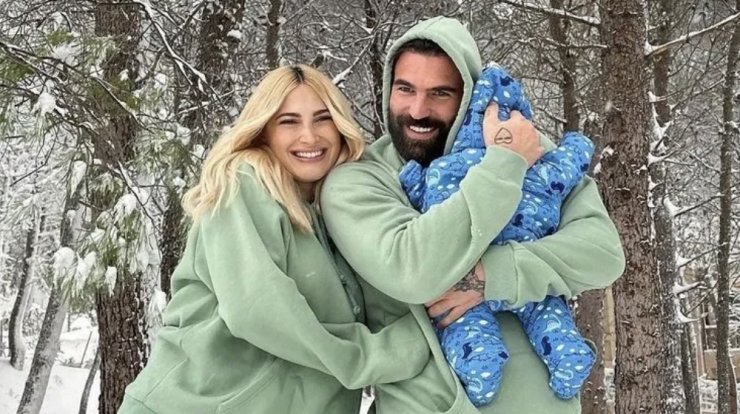 Iωάννα Τούνη: Λιώσαμε με την πόζα μαζί με τον γιο της σε τελεφερίκ στη χιονισμένη Αράχωβα