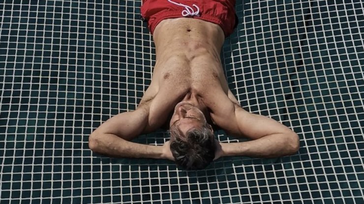 Ξυλοφόρτωσαν στη μέση του δρόμου γνωστό Έλληνα ηθοποιό - Η ανατριχιαστική περιγραφή του [εικόνες]