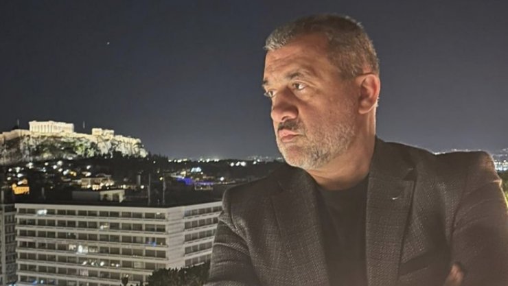 Λουκάς Φουρλάς: Βολτάρει στις Βρυξέλλες με τον γιο του και "λιώνει" [εικόνα]