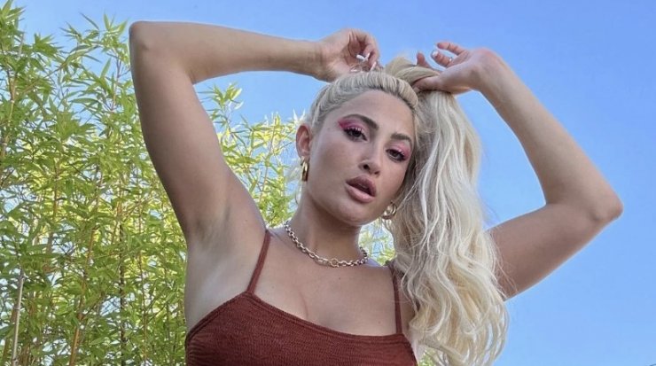 Η Ιωάννα δείχνει το σώμα της μετά την εγκυμοσύνη χωρίς ίχνος ρετούς - "Ούτε η Τούνη μοιάζει με την Τούνη"