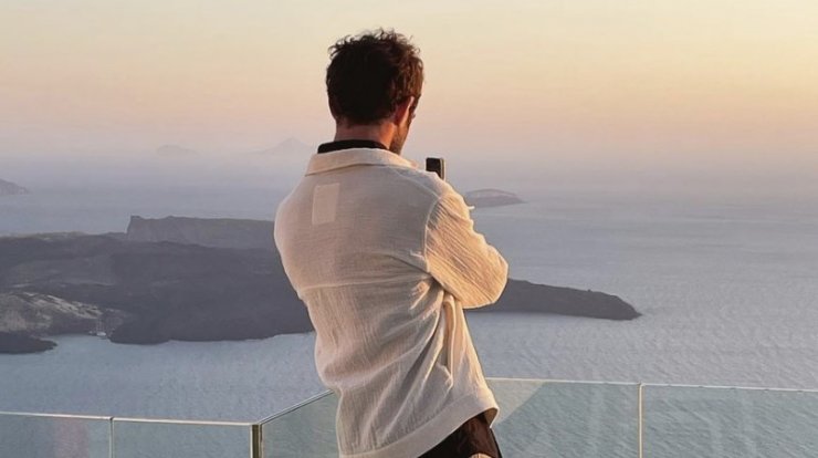 Koύκλος Κύπριος ηθοποιός ολόγυμνος στην παραλία και αναστάτωσε τους θαυμαστές του [εικόνα]