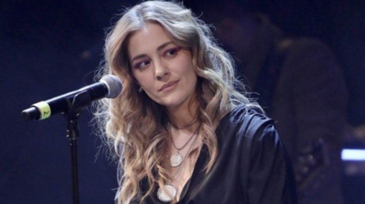 Νατάσσα Μποφιλιου: Διέκοψε συναυλία της και αποχώρησε - Δεν είμαι αυτή που έχετε πληρώσει να δείτε"