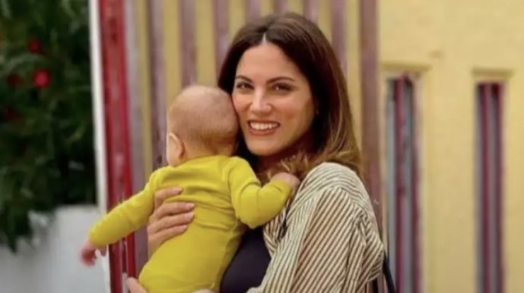 Συνατσάκη: Απάντησε για τη δήλωση για το φύλο του παιδιού της που έφερε σωρεία αρνητικών σχολίων