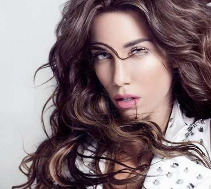 Δείτε την Κατερίνα Στικούδη μόνο με την… πετσέτα της!