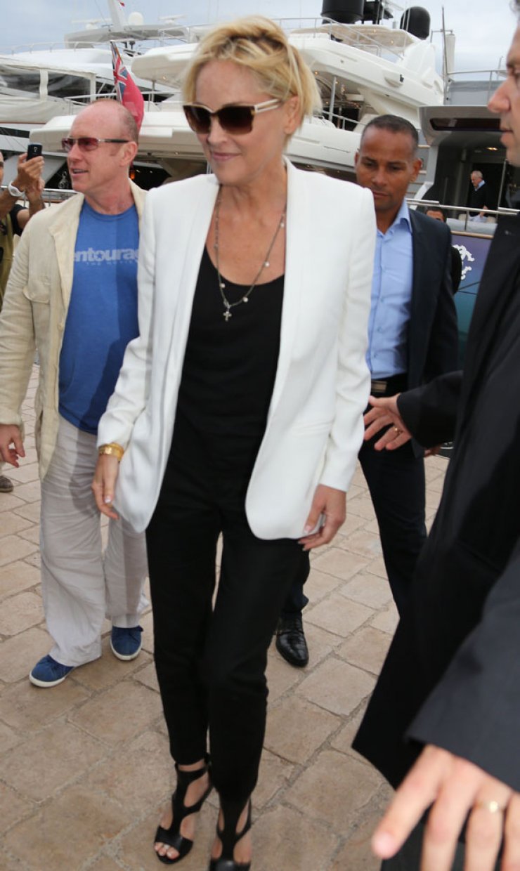 Sharon Stone: Χαλαρώνει μαζί με τον φίλο της Roberto Cavalli [εικόνες]