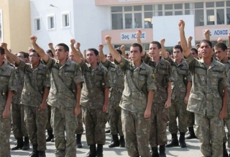Μείωση στρατιωτικής θητείας στους 14 μήνες