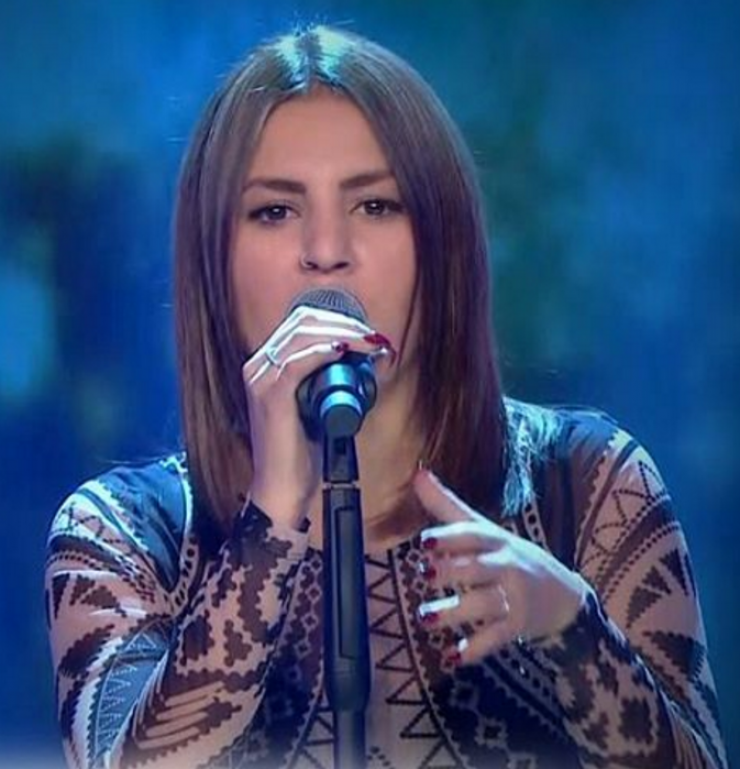 The Voice: Η Έλενα Παπαρίζου έσπρωξε τον Κωστή Μαραβέγια στη σκηνή! [βίντεο]