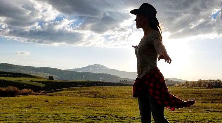 Ηθοποιός περιμένει δίδυμα και μόλις το αποκάλυψε!