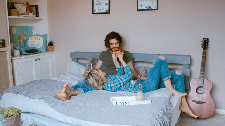 Οι επτά κλασσικές στάσεις ύπνου των ζευγαριών και η ανάλυσή τους!