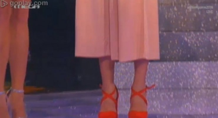 Διαγωνιζόμενη δεν άντεξε τα σχόλια της κριτικής επιτροπής και βούρκωσαν τα μάτια της