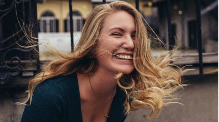 Συμβουλές για να προστατεύσεις τα ξανθά μαλλιά σου το καλοκαίρι