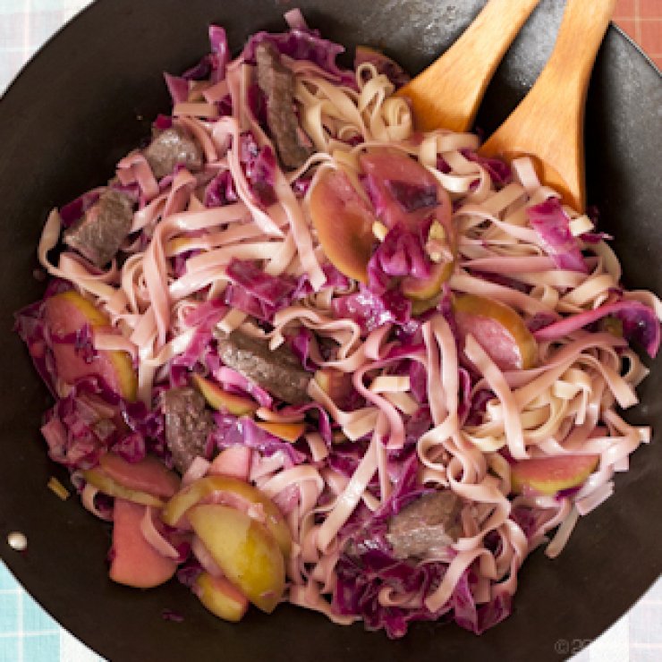 Ταλιατέλες με κόκκινο λάχανο