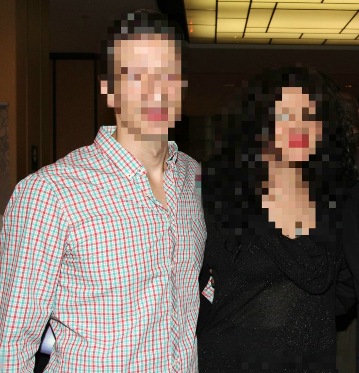 Τα καυτά φιλιά της ηθοποιού με τον μικρότερο συντροφό της στο κέντρο της Αθήνας [εικόνες]