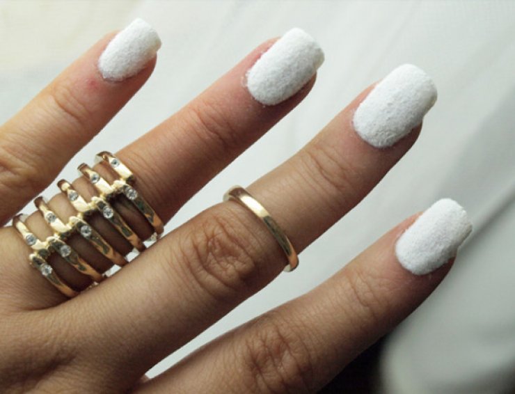 Τάση νυχιών χειμώνα 2012-2013: Βελούδινο μανικιούρ