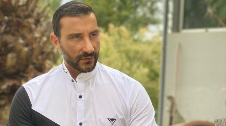 Τάσος Ευαγγέλου: "Είχα χάσει την όρασή μου. Μου διάβαζε ο Χάρης τι έπρεπε να πω" [βίντεο]