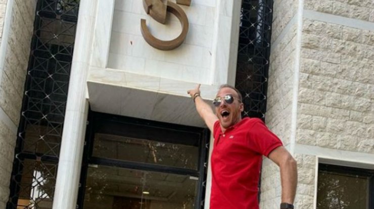 Τάσος Θεοδώρου: Η guest εμφάνισή του στη σειρά "Άλλα Λόγια Θκειε Παπά" [εικόνες]