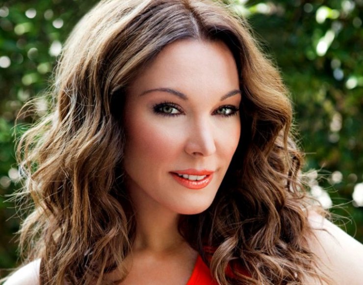 Η ξανθιά που "χωρίζει" Στεφανίδου και Ευαγγελάτο