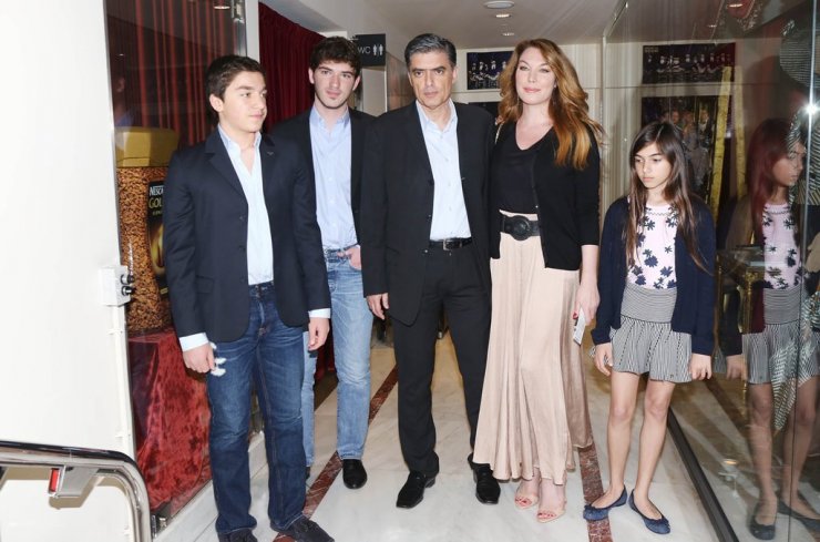 Τρελά ερωτευμένος ο γιος του Νίκου Ευαγγελάτου, Λάμπης