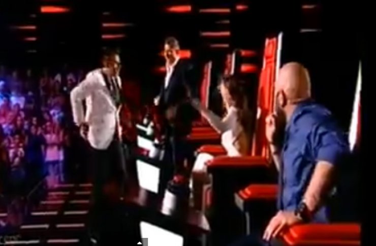 Το «ατύχημα» του Γιώργου Λιάγκα στο The Voice: Τι συνέβη; [βίντεο]