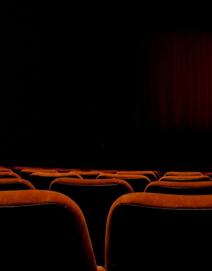 Έλληνες ηθοποιοί πιάστηκαν στα χέρια στο διάλλειμα της παράστασής τους