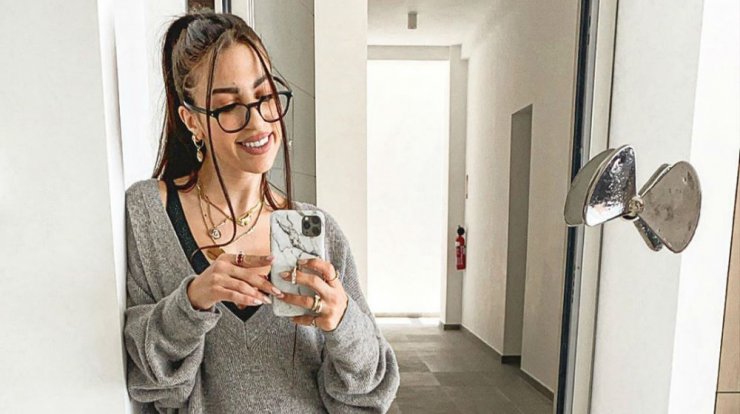 Η Θέλξια Βαλέρια Φραγκούδη μας έβαλε στην γκαρνταρόμπα με τα παπούτσια της και τη ζηλέψαμε!
