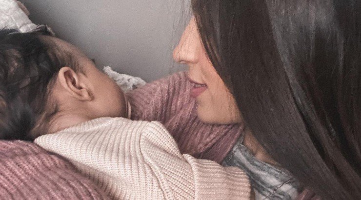 Θέλξια – Βαλέρια Φραγκούδη: Η κόρη της πρωταγωνιστεί στο lock screen του κινητού της!