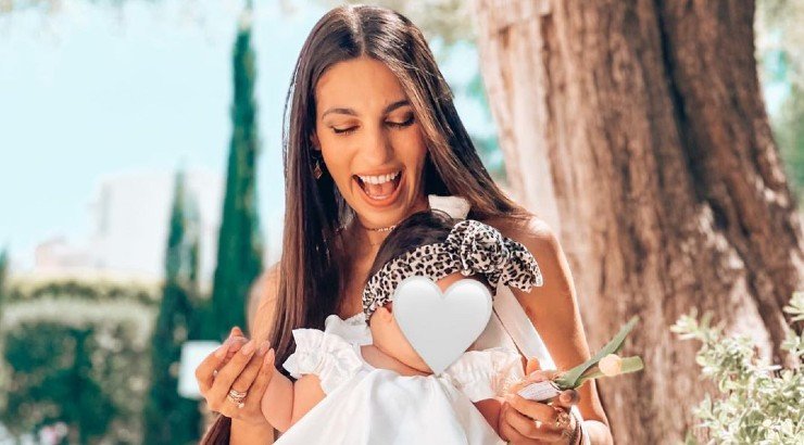 Θέλξια – Βαλέρια Φραγκούδη: Η μικρή Ζακελίνα μοιάζει στη μαμά της! [εικόνα]