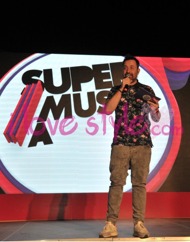 Επώνυμη Κύπρια αποκάλυψε στις πρόβες των “Super Music Awards 2018 with Pringles” ότι ανεβαίνει τα σκαλιά της εκκλησίας! [βίντεο]