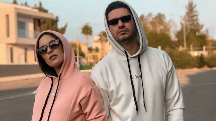 Έλενα Θεοδώρου - Γιώργος Γεωργίου: Η πρώτη βόλτα που έκαναν με την νεογέννητη κόρη τους [εικόνες]