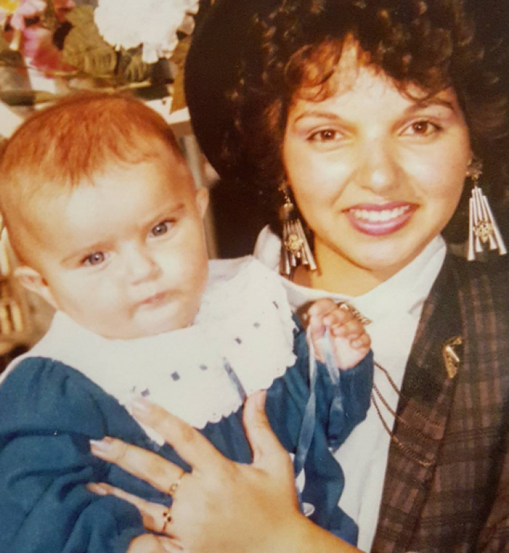 Δεν θα πιστεύετε ποια επώνυμη Κύπρια είναι το πανέμορφο κοριτσάκι στη φωτογραφία!