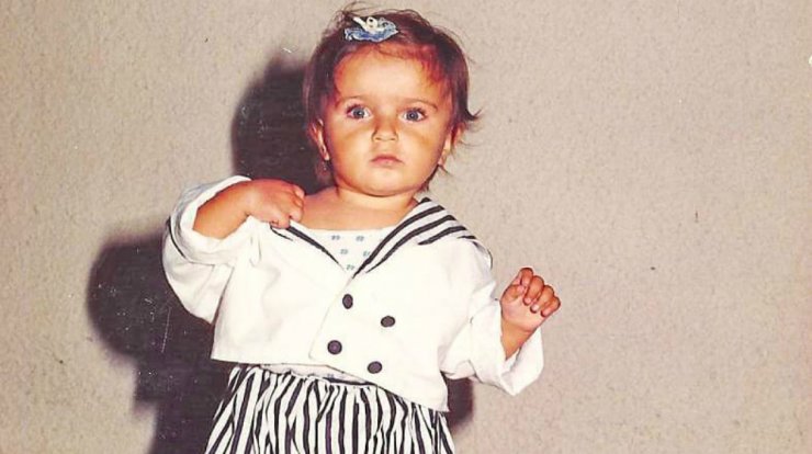 Αναγνωρίζετε το κοριτσάκι στη φωτογραφία;