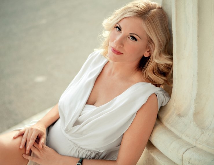 Θεοφανία Παπαθωμά: «Δεν ισχύει ότι θα κάνουμε πολιτικό γάμο πριν τη γέννηση του μωρού»