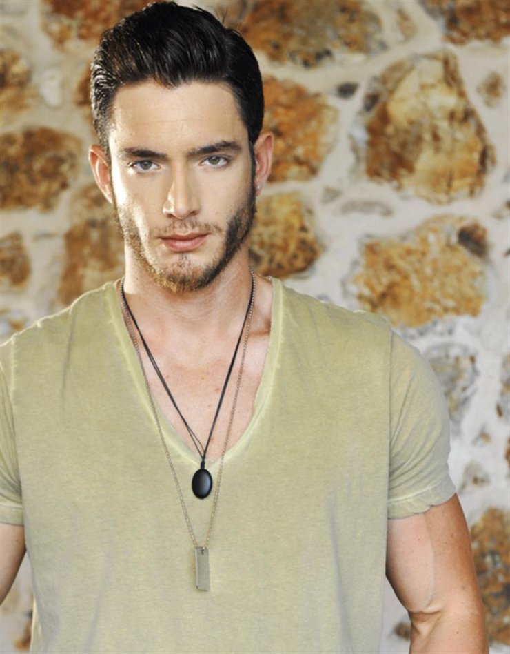 Θεοχάρης Ιωαννίδης: Αποκαλύπτει πως έχει αρραβωνιαστεί!