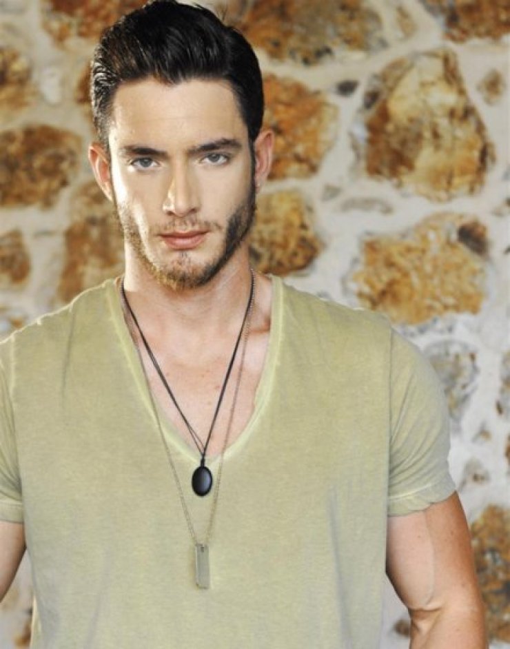 Θεοχάρης Ιωαννίδης: Με ποια γυναίκα γευμάτησε χθες βράδυ