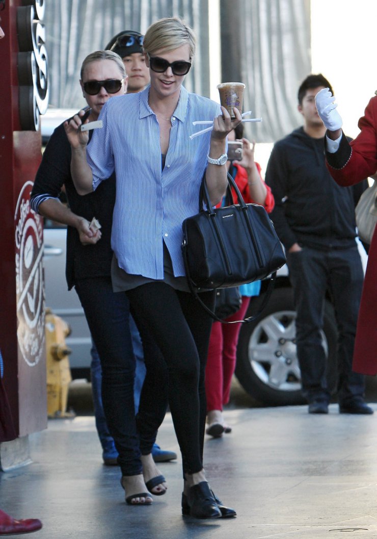 Aυτή είναι η μητέρα της Charlize Theron 