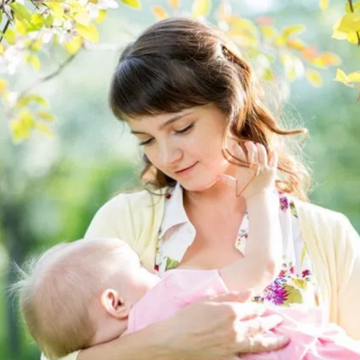 Ποιες τροφές είναι απαραίτητες για τις μητέρες που θηλάζουν;