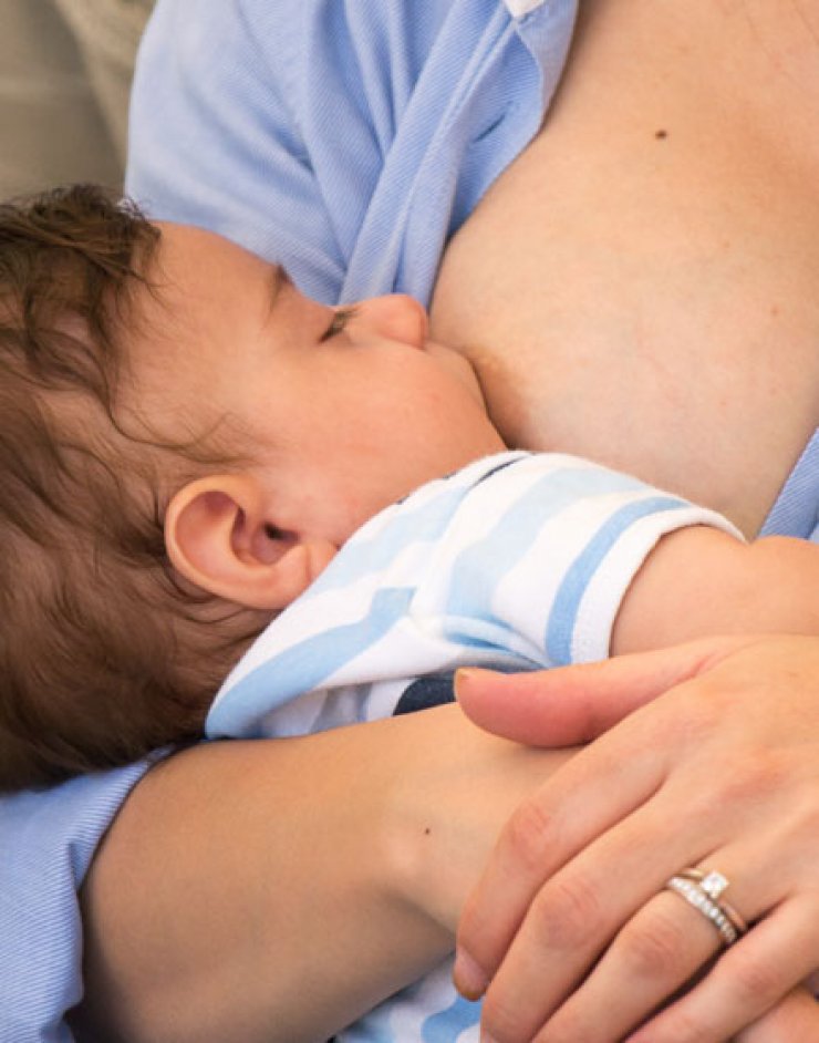 Η "Συμμετοχή" στηρίζει τις νέες μητέρες με τον ταυτόχρονο θηλασμό