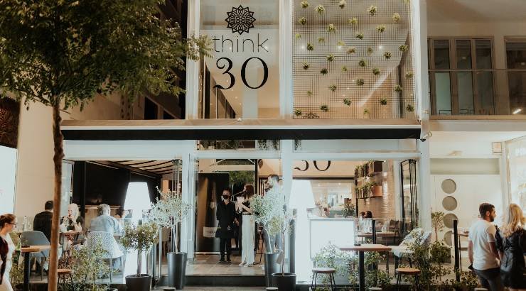 THINK 30: Το πρώτο εστιατόριο που δέχεται πληρωμές με Crypto στην Κύπρο