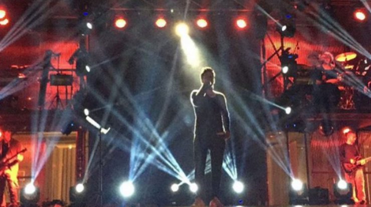 Γνωστός Έλληνας τραγουδιστής βρέθηκε θετικός στον κορωνοϊό [εικόνα]