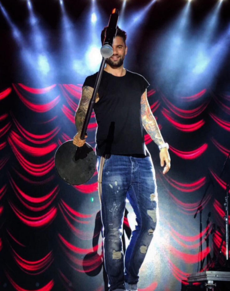 Μας άφησε με το στόμα ανοιχτό! Ο Θοδωρής Μαραντίνης ανήρτησε φωτογραφία του ποζάροντας γυμνός στο κρεβάτι!