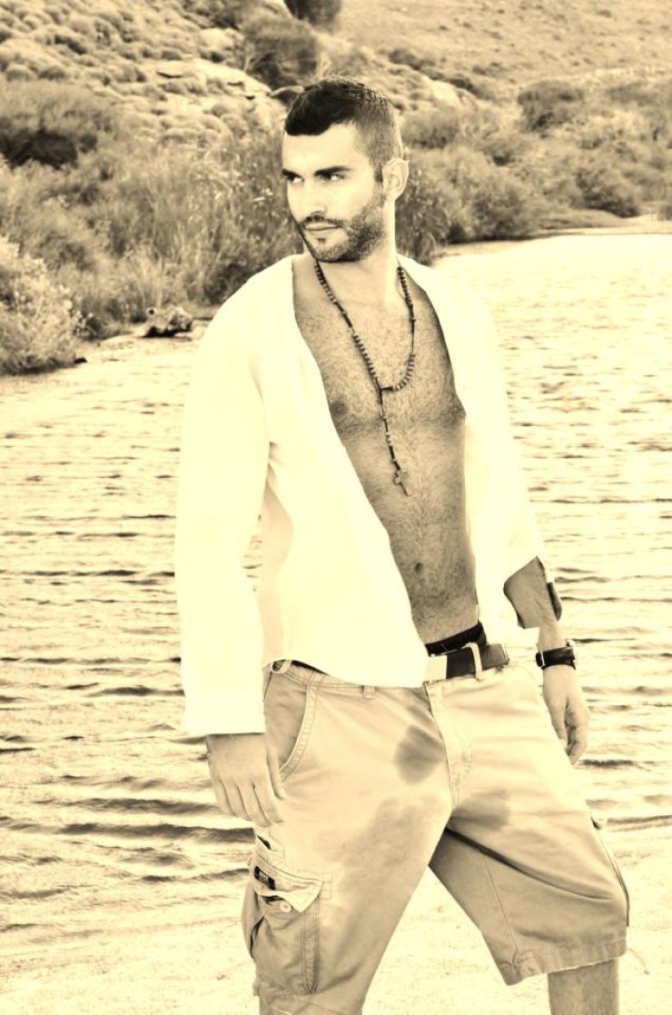 Θοδωρής Μισόκαλος: Ο αδερφός της Μενεγάκη θεάθηκε με νέα ύπαρξη!