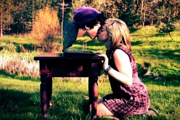 Σχέση από απόσταση: Μερικά tips για να μείνετε... ενωμένοι