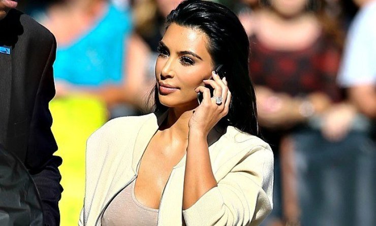 To μεγάλο κόμπλεξ της Kardashian με τα οπίσθιά της! Δείτε πώς έχει καταντήσει! [εικόνα]