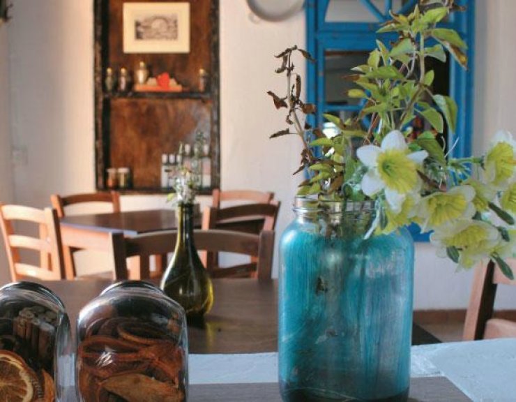 Ένα αυθεντικό τσιπουράδικο με καλό φαγητό και μουσική στη Λευκωσία