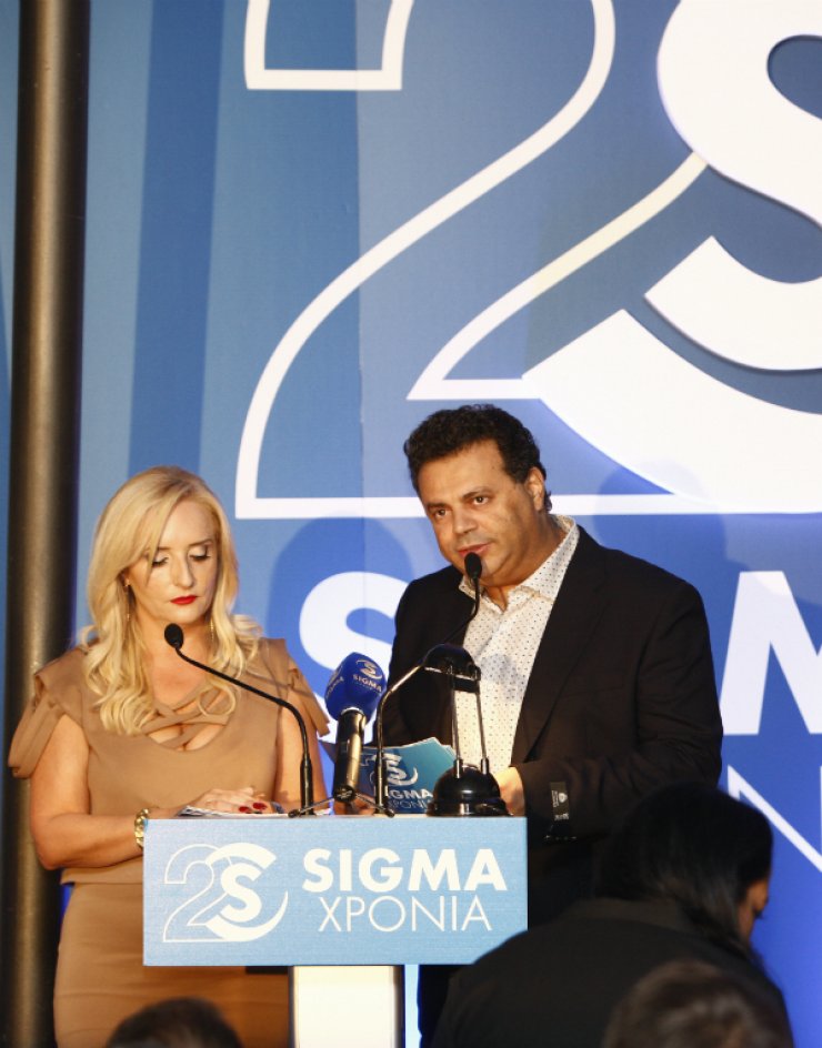 Η στιγμή από την ομιλία του Δημήτρη Τοκαρή που καταχειροκροτήθηκε στην παρουσίαση του προγράμματος του ΣΙΓΜΑ