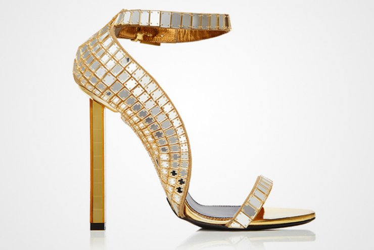 Τα ολοκαίνουρια πέδιλα του Τομ Φορντ λάμπουν 