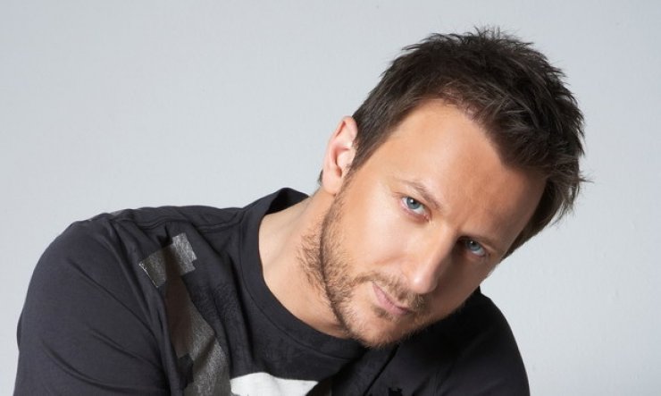 Δύσκολες ώρες για τον Κώστα Καραφώτη